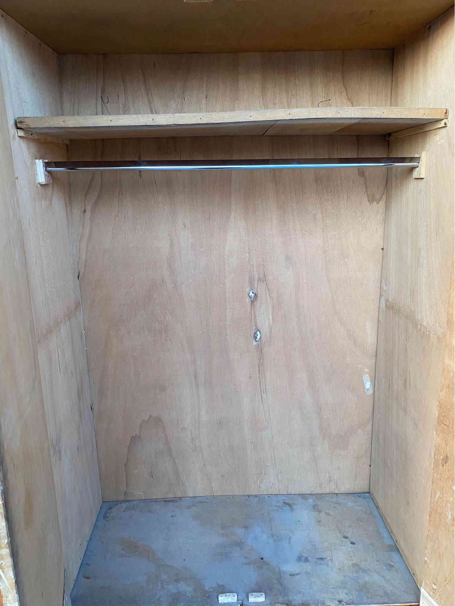 قنصور اربع ابواب نظيف السعر ١٣٠ للاستفسار *********** موصل
