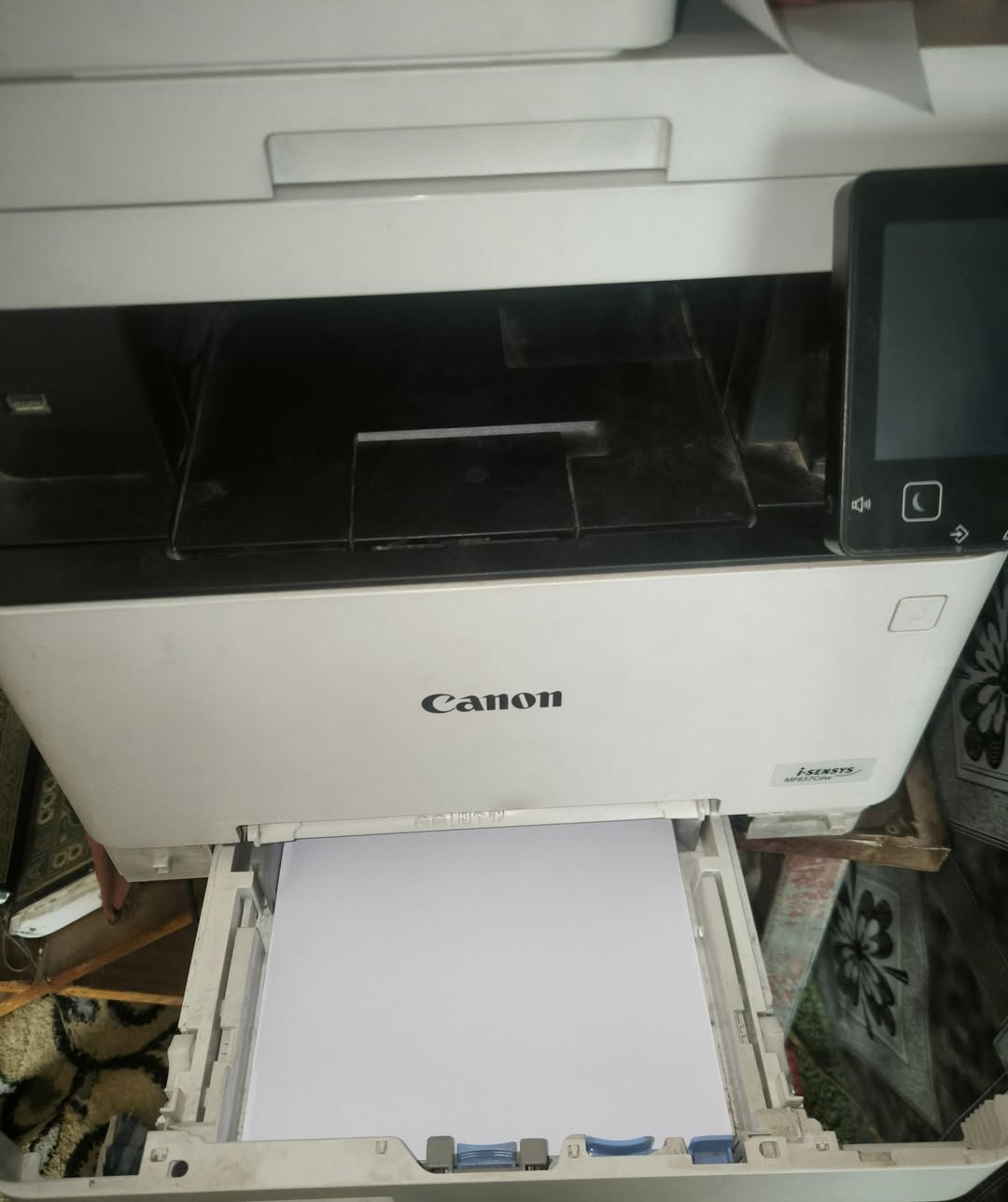 سلام عليكم 
طابعة canon I-sensys/MF657Cdw 
مستخدم قليل بحاله ممتازه

نوع الجهاز : ليزر ألوان شامل الإمكانيات

الوظائف المتاحة : الطباعة والنسخ والمسح الضوئي والفاكس

سرعة الطباعة على وجه واحد:
ما يصل إلى 21 صفحة في الدقيقة (مقاس A4)
ما يصل إلى 38 صفحة في الدقيقة (مقاس A5 - أفقيًّا)

على الوجهين: 
ما يصل إلى 12,7 صور في الدقيقة (مقاس A4)

امكانية تشغيل واي فاي 

لوحة التحكم شاشة LCD تعمل باللمس مقاس 12,7 سم

تخفيض السعر الى 200 الف بعد ما كان العرض ب 275 

ملاحظه سعر الجديده 425
***********
