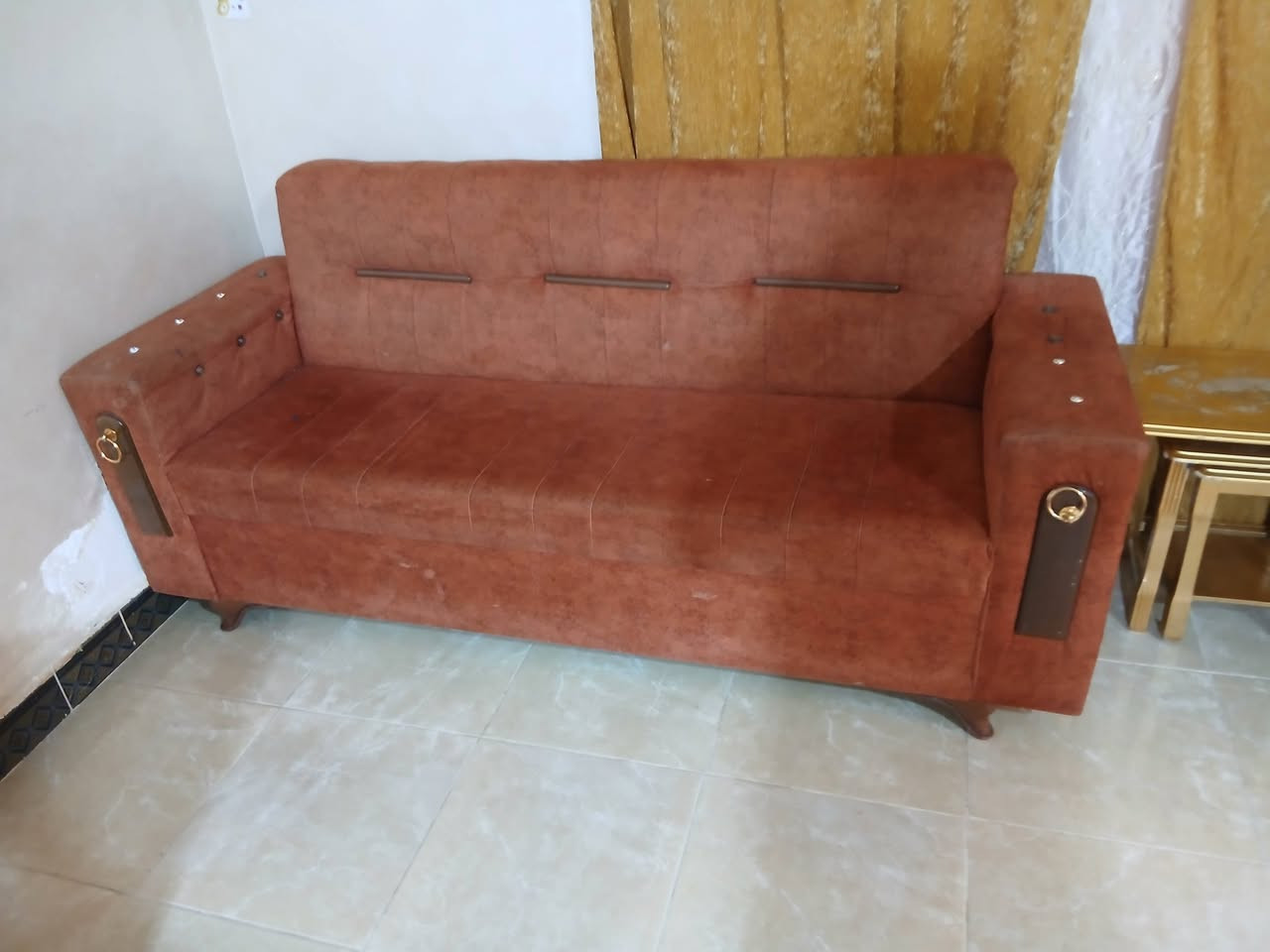 تخم ونص ١٥ مقعد بعده جديد ناصريه
مركز سعره ماخذينه مليون رايدينه ٦٠٠  ***********
