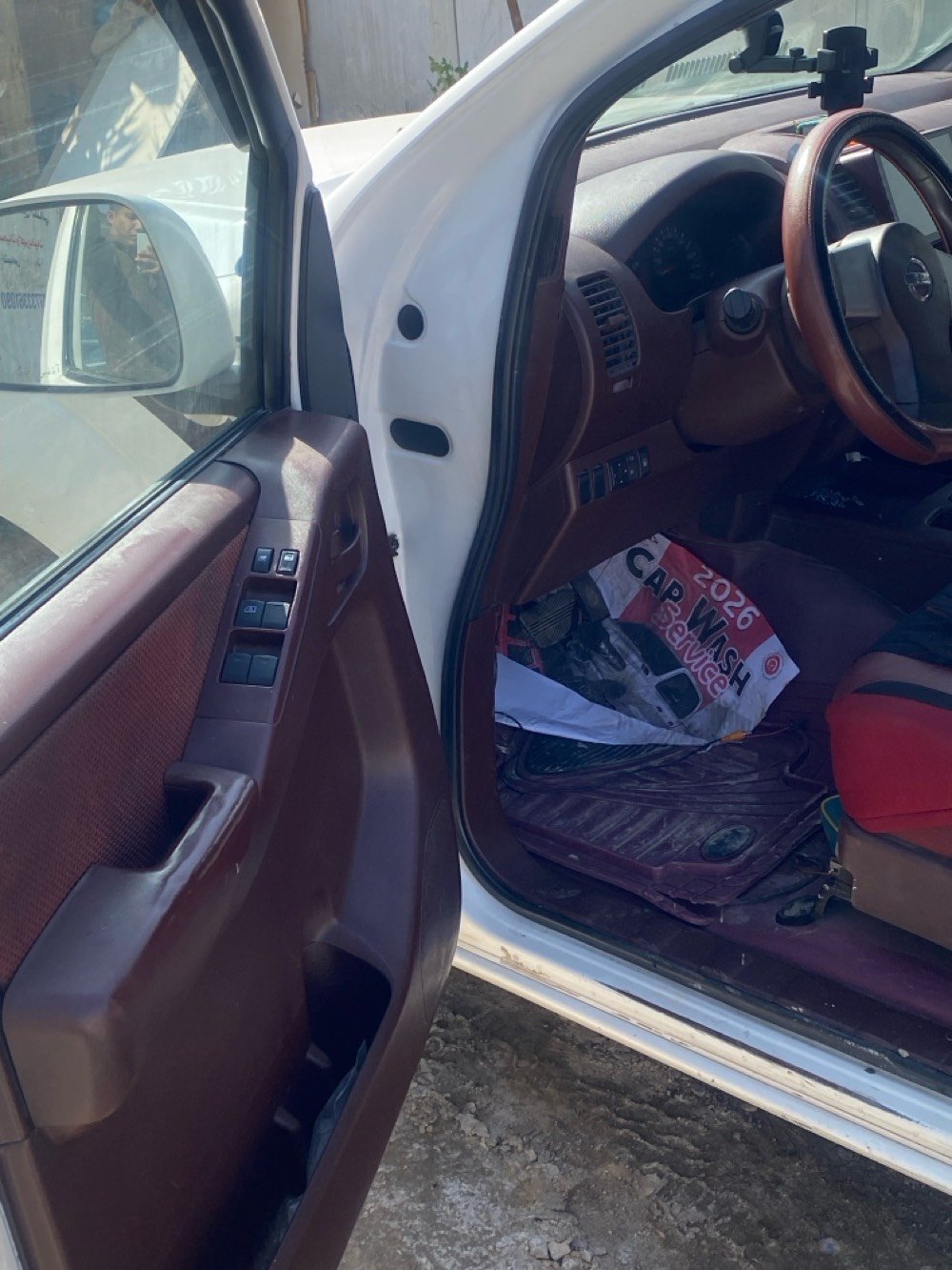 بغداد بلديات مضيفه سياره ميكنه مفتوحه شغل مضبوط وبيها ٢ قطع بارد 