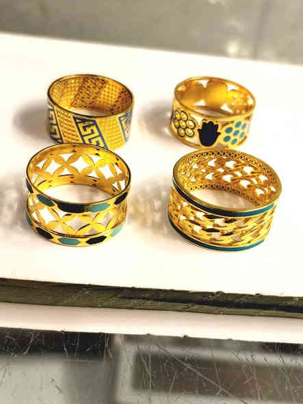 تراجي نسائي ايطالي
الوزن ٣،١١ غرام
السعر٥٧٥ الف
 محافظه بابل صياغه نزار المومن ***********
يوجد توصيل لكل المحافظات العراق
