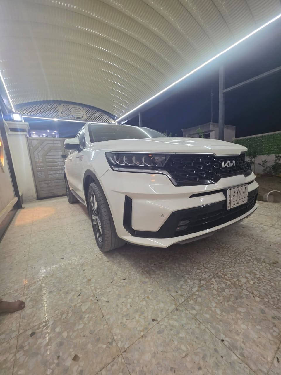 السلام عليكم ورحمة الله اخوان سورنتو للبيع موديل 22 بغداد وضع الشركه ماشيه 41 الف مثل مموضح بالصورة  سيارة مكفوله كفاله عامه من الصبغ والبارد والتبديل ممدوده عليها اسبانه الحمدلله فقط الباتري مال الشركه مبدل تايرات بلاديات كله وضع الشركه مكاني بغداد السعر 279 وبيها مجال بسيط
*********** متواجد واتساب وما سنجر
