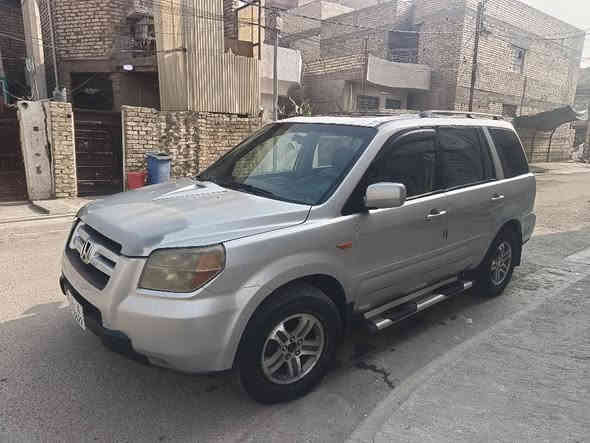 السلام عليكم هونداي اوتماتيك ياباني اصلي موديل موديل 2008 مكينه وكير مال افلون حديث 2013 مكينه وكير جدد غرفه جديده بيها مكانات صبغ مكفوله من الضربه القويه تبريد شغال فقط غاز رقم بصره دولي سنويه هزه جديده تحويل مباشر السعر 48 قفل قفل بدون عمله مكاني بغداد السيديه تقاطع درويش رقمي *********** بغداد
