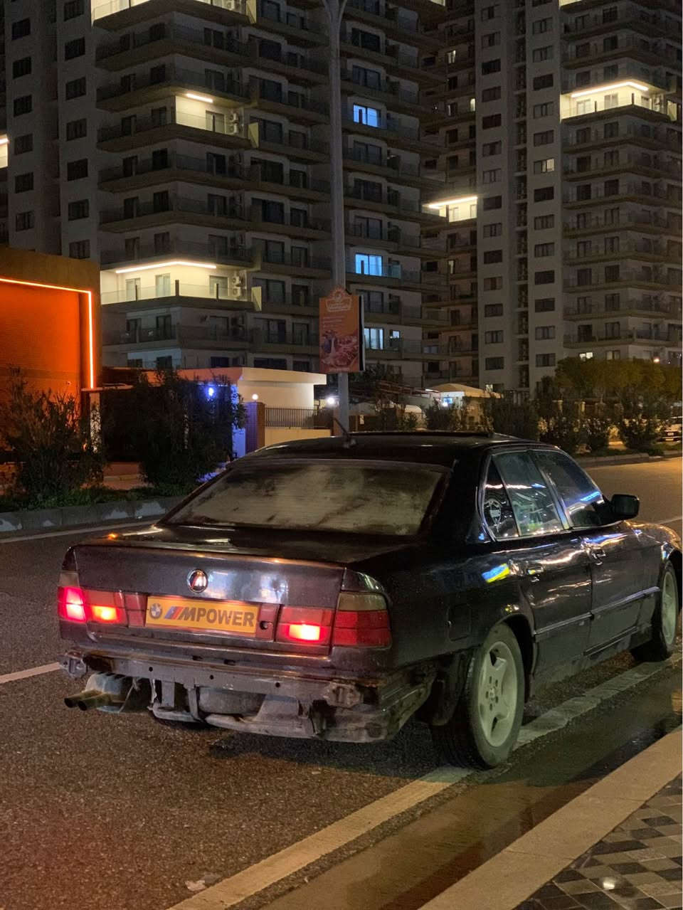 B M W 1991  

مه كينه ٥٢٥ گير عادي ره شي قه تران
ماشاءالله له قوه تي له جواني
سه نه وي ئه وه ليات حاسيبه
به شه رتي ئه وه ليات پاكانه ي له گه له وه كاله ي له گه له  دوو ره قه مي اسلي هه لكه ندراو 
مواسه فات 
ته بريد 
سلايد
چوار جام كاره

ته نزيل شاشه ئايپاد
عه ته له و پيش پان ياني پيش گه وره 
لايتي بيلادي و زينون 
لايت علقه 
به گلايت سه ر سپي
هؤكي بيلادي 
ناو فورميكا 
بالي سه ر سنوق و سه ر جام 
په رده ي بيلادي دواوه
چوار تايه و ويلي لوك
هه يكه لي وه ك شوشه يه
گه رمي و فلچه و لايت و كامل كاره باي به شه رت 
گير و مه كينه سه رف و دوكه ل به زه ماني فيته ر 
ناوي و ده ري هه موي له يه كتري جوانتره السليمانية, العراق


**إذا كنت صاحب هذا الإعلان وتريد حذفه لأي سبب، رجاءا أرسل رسالة إلى الدعم الفني**