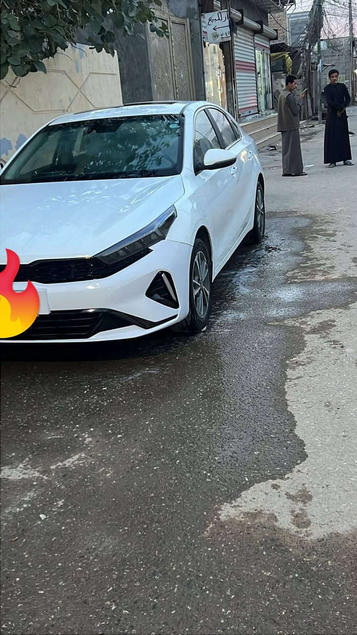 السلام عليكم.
‏كيا كي ثري K3 موديل 2022
‏الإصدار الاول 
‏تجميع الصين
‏فول  مواصفات
‏
‏محرك 1500 دبل نوزل  
‏
‏رقم اربيل  + تريد وكالة او تحويل 
‏
‏ماشية “٣٧ الف  
‏🔴المواصفات 
‏✅️فتحة
‏
‏✅️شاشه كامرة 
‏
‏✅️تبريد قطعتين + لمس
‏
‏✅️تحكم ستيرن جهتين 
‏
‏✅كروز ️مثبت سرعة 
‏
‏✅️ و بصمه تشغيل
‏
‏✅️شاحن تايب سي شحن سريع 
‏
‏✅️كير طياره 
‏
‏✅️يدات نيكل 
‏
‏✅️شاشه بالكير
‏
‏✅️لايت لد زينون 3 عدسات متحركة + الخلفي هم لد متصل 
‏
‏✅ أشاير لكزس️ متحركة 
‏
‏✅المري الجانبية بيها ️اشاير + هيترات 
‏✅️صندوك ذكي بصمة ( يفتح عند الاقتراب )
‏✅️سايد بريك بصمة
‏
‏✅️أوتو هولد (auto hold)
‏
‏✅️درايف مود 4 وضعيات
‏
‏✅️(sport+eco+smart+comfort)
‏
‏شاشة عداد دجتل 
‏وبيها بعد مواصفات 
‏السيارة بيها قطعتين تبديل بند  ومدكر ورأس الشاصي معمر 
‏السعر،128$  وبيها مجال قليل لشراي 
‏للأستفسار اكثر التواصل ***********
‏مكان السياره البصره كرمة علي 
‏
