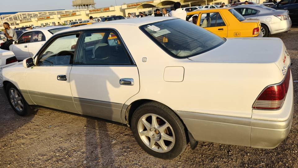 سيارة 🚗 راس الثور  فلات موديل 97 سنويه تنتهي 2027 تحول مباشرة 
سياره كير محرك 3000 ففتي مكفوله من كص ونقل جثه بيها بليته ضايعه ومسوي بيها بلاغ من مرور سياره اصويله مكفوله من الاصوليات دحجه بالدعاميه وبيها مكانات خياس سعر 95 وبيها مجال *********** ابو الخصيب, البصرة

