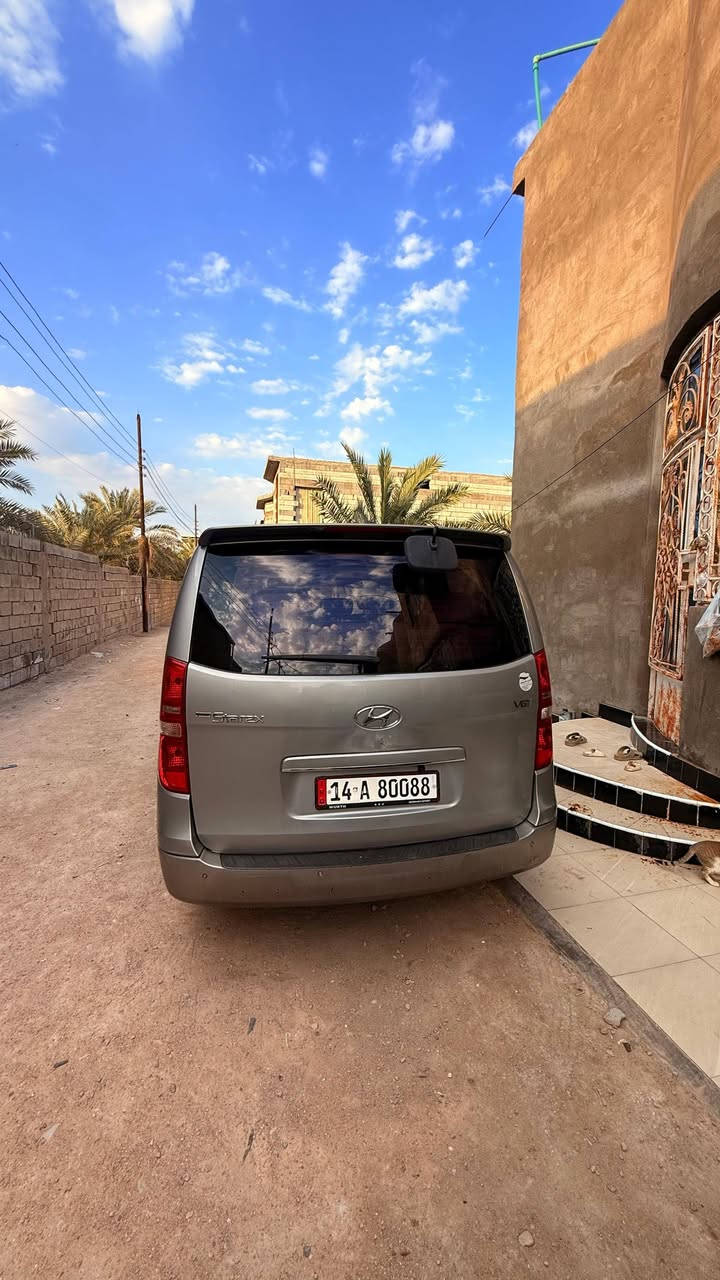 سلام عليكم اخوان ستاراكس للبيع موديل 2016محرك سبلاين2012قبق اسود سياره جاهزه من كلشي
مصفره هيئه وضريبه رقمها ومكانه بصره 
للاستفساره الاتصال على الرقم***********
