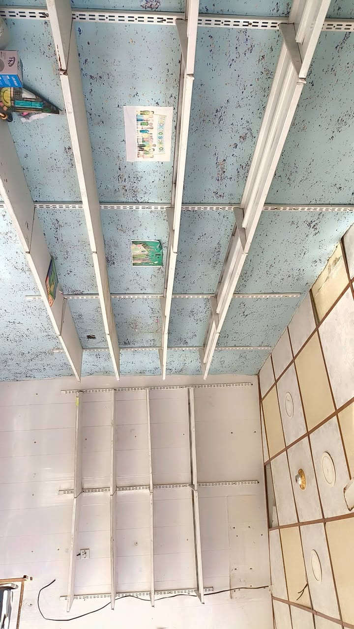 السلام عليكم 
رفوف 6 متر 4 طوابق للبيع
الضلوعيه خزرج قرب مدرسه الزوراء 
الاستفسار الاتصال ***********
