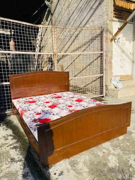 تخت نفرين نظيف جدا شغل ثقيل السعر ٧٥
الرفاعي قرب نفق الصحة
*********** موصل
