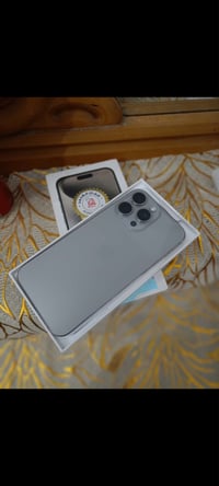 ايفون 15 برو ماكس  بطارية 96 كامل ملحقاته جهاز جديد مكفول السعر مليون ...