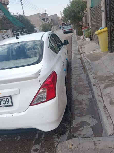 السلام عليكم
نيسان سني هندي 2021 رقم اربيل بليته زرقاء 
مكفوله من الصبغ والضربه
 بيها فقط طخه خفيفه في الجاملغ الامامي الايسر ترجع بارد عايفها مامصلحها 
وطخه خفيفه بارد طارف خشم البنيد وطارف الجاملغ الايمن موضحه بالصور. ماشيه 126الف. ادامه كامله عليها تخم تاير جديد وباتري جديد نوزلات بلكات عبوه بانزين كله جديد متصرف عليها دينار واحد بيها منظومة غاز اصليه من مصفى الدوره قبل 3 اشهر 
السعر 118 وبيها مجال قليل 
غير متواجد ع الفيس نهائياً
التواصل:  *********** بي واتس اب
