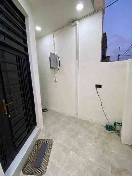 يالله السلام عليكم 
السعر 78
للبيع دار 
المساحة 100 متر 20*5
بناء حديث 
يحتوى على غرفة نوم ومطبخ وكلدور وصالة بناء حديث كامل 
طابو زراعي سند 25 خدمات كامله من كلشي مجاري ماء كهرباء عدا التبليط 
العنوان - شارع 80 خلف نون مول 
للاستفسار ***********
