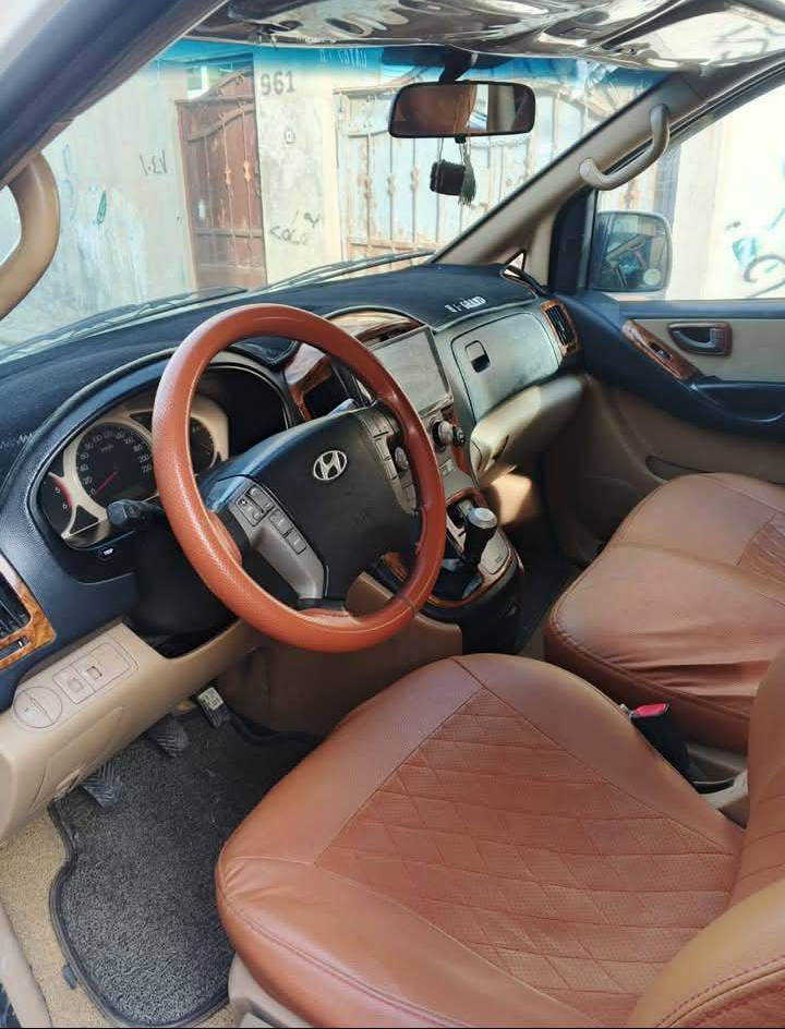 ستاريكس موديل 2010
رقم أربيل سياره نظيفه هزه وسنوية جديده بدون صبغ بس تعديل بيها مكانين موجود بأربيل سعر 150 بيها مجال بسيط 
***********
