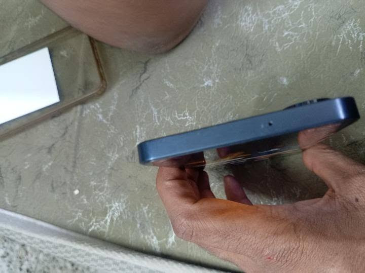 سلام عليكم كلكسي A07للبيع نضيف وشخط مابي وكارتونه وياه.. الولد مستعجل ع بيعته قبل شهرين اخذه بالباكيت ١٥٠ وهسه محتاج فلوس قيم واخذ باليرضي الله***********
