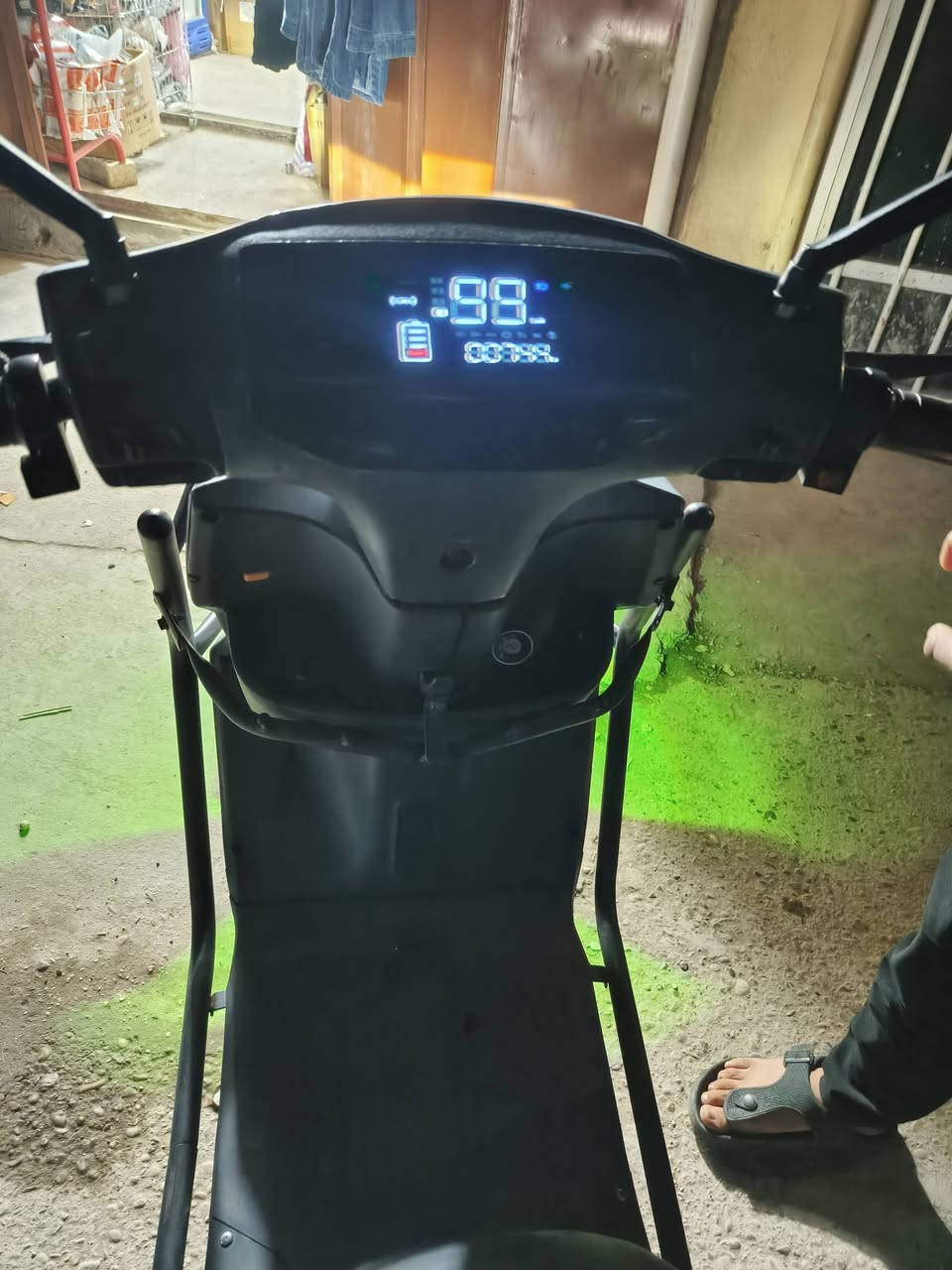 السلام عليكم ورحمة الله ♥
دراجه شحن سكنس ملف 2500.
ماشيه كلش قليل دراجه جديده. 
دراجه مدرعه+الدراجه من 6بطاريات. 
سرعت الدراجه ﴿99﴾
سعر الدراجه 750الف قفل 
مكاني بغداد العامريه. 
ارقام الهاتف +يوجد واتساب 
﴿***********﴾.
