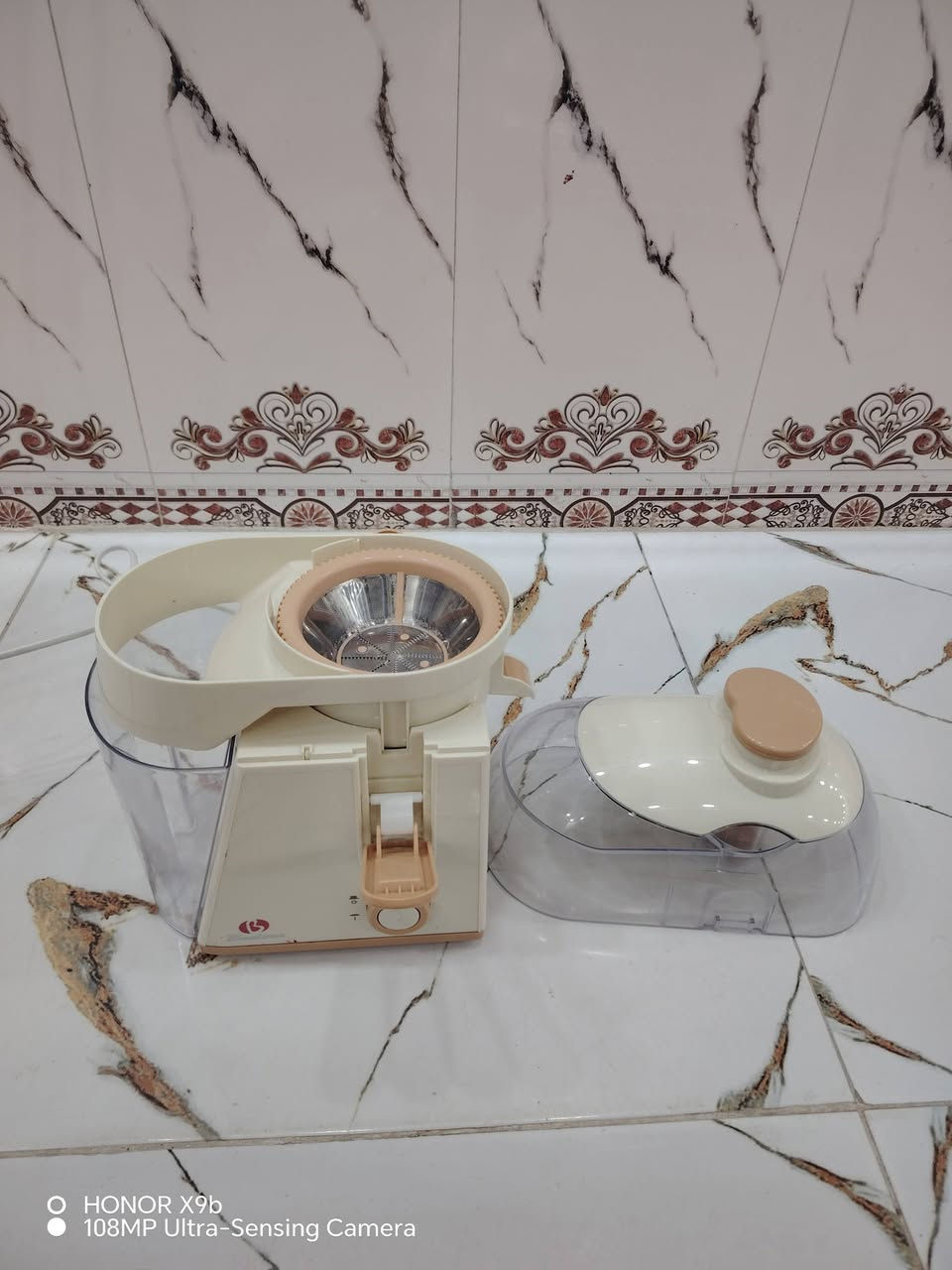 عصارة جزر او فواكه كهربائي باله تريد تفضل موجود توصيل كل العراق


**إذا كنت صاحب هذا الإعلان وتريد حذفه لأي سبب، رجاءا أرسل رسالة إلى الدعم الفني**