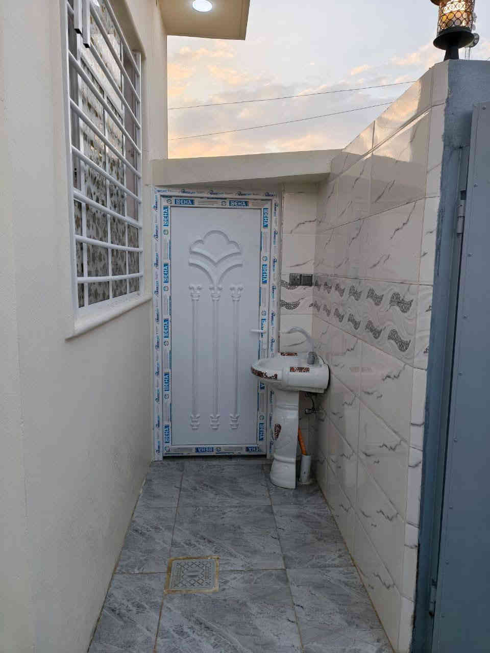 #عروضات_مكتب_قصر_نينوى

دار  للبيع حي الملايين الأولى قرب جامع الريان

المساحة ⬅️120
واجهه ◀️6 السعر 65مليون وبي مجال
طابق الاول ◀️غرف نوم صحيات وهول واستقبال ومطبخ وكرج وبيتونه 
  

 شارع تبليط بعرض 12 اتجاه شروق 

للاستفسار اكثر مراجعه مكتب قصر نينوى 
 او الاتصال على الارقام التاليه

نستقبل عروضكم العقاريه على الماسنجر أو الواتساب 
 
***********                                 
 
***********  واتساب                        ‬
