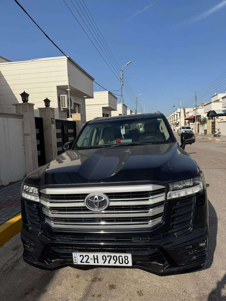 ﷽
بسعر مناااااااسب جداً 
‏‎سلام عليكم 
 للبيع او مراوس 🌹
� لاندكروز بريم 2024 GXR -Limited 🌟
🔹 المواصفات العامة:
 • موديل: 2024 
 • المكينة: 4000 CC تنفس طبيعي 
 • ماشيه  فقط 33 
 • رقم اربيل بأسمي 
 • مكفولة من كلشي حته من الجكة 
مغلفه PPF بالكامل 
حته الجام تغليف اصلي ابو الضمان 
🔹 الرفاهية والتجهيزات:
باب خلفي كهرباء 
كراسي كهرباء 
4 كامرات 
شباك LED 
3شاشات ام التطبيق 
كراسي تدفئة 
مري شفط 
شاحن لا سلكي 
سايد بريك دكمة 
اوتو هولد 
3 قطع تبريد
 • تبريد  للكشنات الأمامية 
 • شاشات خلفية
 • نظام تحكم منفصل بالتبريد للمقاعد الخلفية
 • شاشة وسطية كبيرة ونظام صوت فاخر
 • فتحات USB، بلوتوث، أنظمة أمان حديثة
🔹 الحالة:
✨ سيارة للذوّاقين فقط                          
ديالى بعقوبه 
لاستفسار الاتصال ع الارقام التالية 📲📲
             ‏ (  ***********   )
