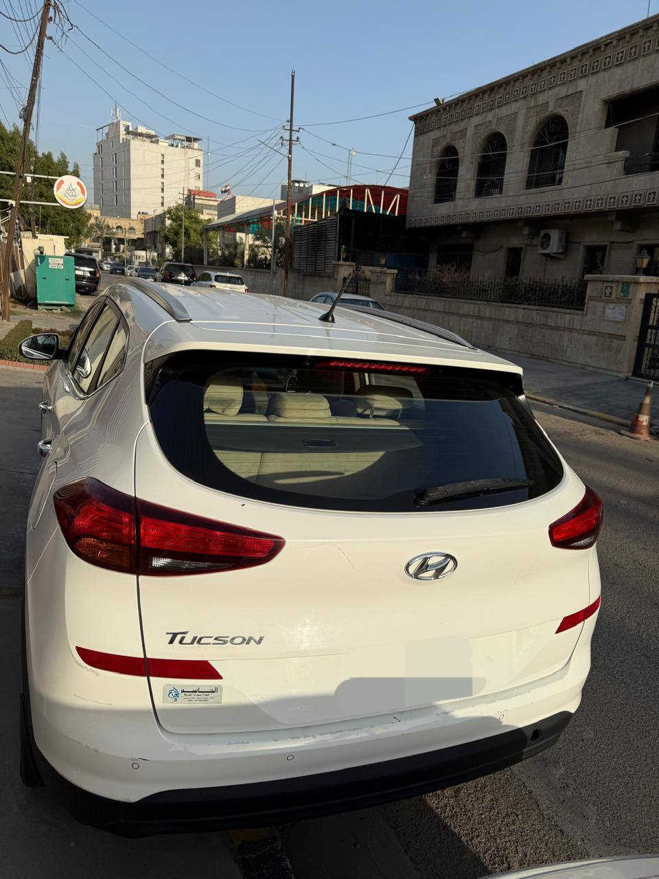 توسان خليجي
موديل  ٢٠٢٠ 
اللون ابيض 
شاحن وايرلس
كشنات بقلاوة 
لايت دوار
كشنات كهربائي 
والباقي المواصفات معروفة 
ماشية ٧٥ الف 
طخة خفيفة في باب السائق وباقية بدون تصليح
السعر $$21.000 وبيها مجال 
للتواصل على الرقم *********** واتساب 
غير متواجد على الماسنجر
