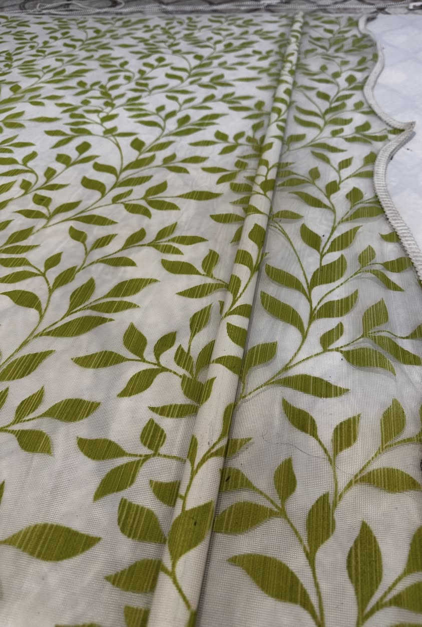 ستارة رول بنقشة أوراق – جديدة
📏 المقاس: 1.5 متر عرض × 3 أمتار طول
🪟 سكّة ثقيلة وقوية
🌿 قماش خفيف يفلتر الضوء بنقشة أنيقة
📦 جديدة – فقط تم شراؤها ولم تُستعمل (السبب: ما عجبتني)

💰 السعر: 50,000 دينار فقط

جاهزة للتركيب فورًا — فرصة ما تتعوّض �

للتواصل:***********
