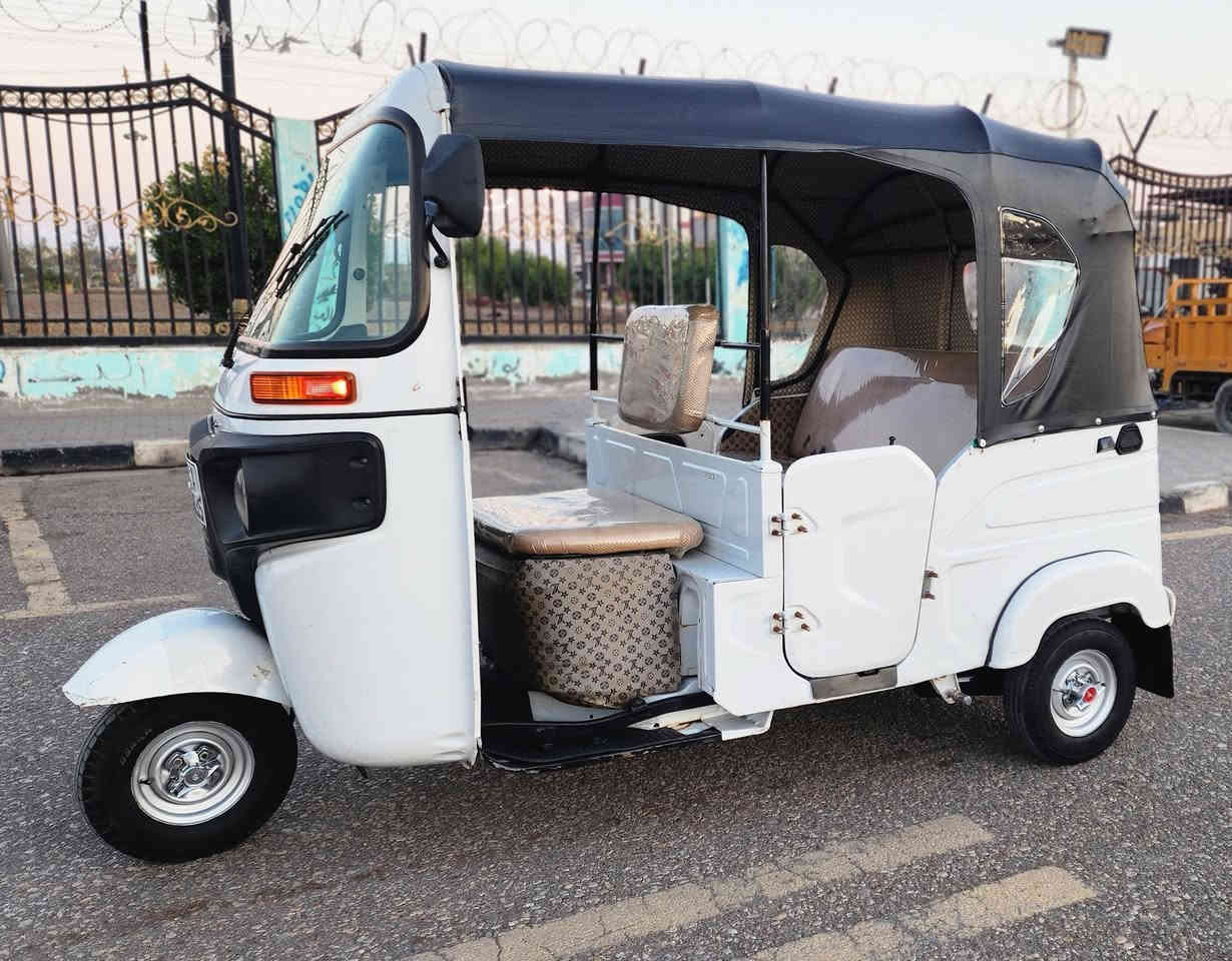 سلام عليكم شباب تكتك للبيع مديل 2022شهر ال10رقم وسنويه لوحات نكليزي تكتك كفاله عامه مكينه بوشه وبستم فقط كهرباءيات كله شقاله تخم تاير جبلي كاعيات ودوشمه كبات تكتك جاهزه نكره سلف للشارع كبل مكاني البصره قضاء القرنه قرب المحكمه الجديده وهاذه رقمي ***********
 والسعر 8600وبيه مجال للطيبين تعال وتدلل
