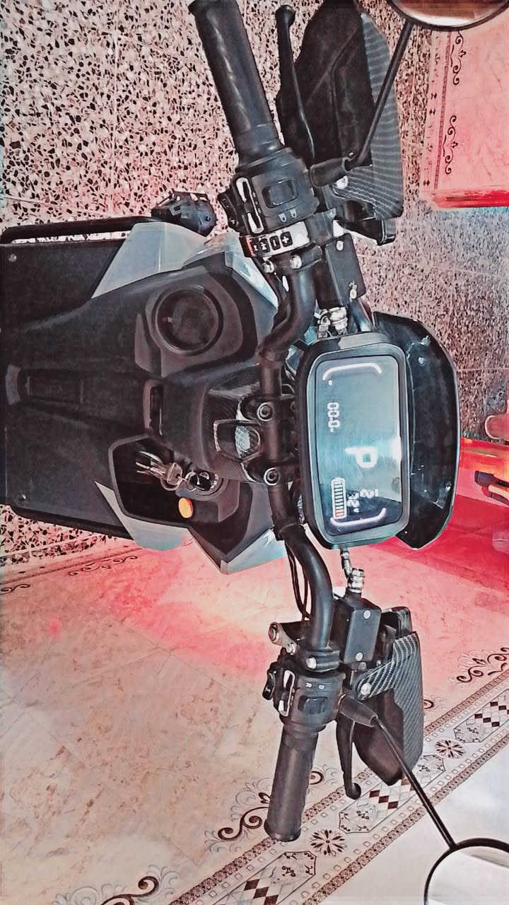 السلام عليكم عندي دراجه شحن فول مواصفات للبيع اني ماخذها بمليون و٦٥٠ الف.من الجوهره البحريه                      ورايدها مليون وربع اسم الدراجه اباجي كديلاك موديل 2024 تحتوي على بريكات ودكسات امامي خلفي لايت عالي ناصي تحتوي على الPark وDوRتحتوي على سرعات السرعه القصوى الحقيقي 110 تقطع 80 كيلو حقيقي Km وبيها ٦ بطاريات مسطره 35 امبير و72 فولط تشحن فول 5 ساعات يوجد سويج بصمه وتحكيم نظام عن بعد تحتوي على لايتات فيدروليات عدد 2 الملف 2500 العنوان بغداد الشهداء البياع الشرطه الخامسه قرب جامع الجميلي.  الرقم ***********
