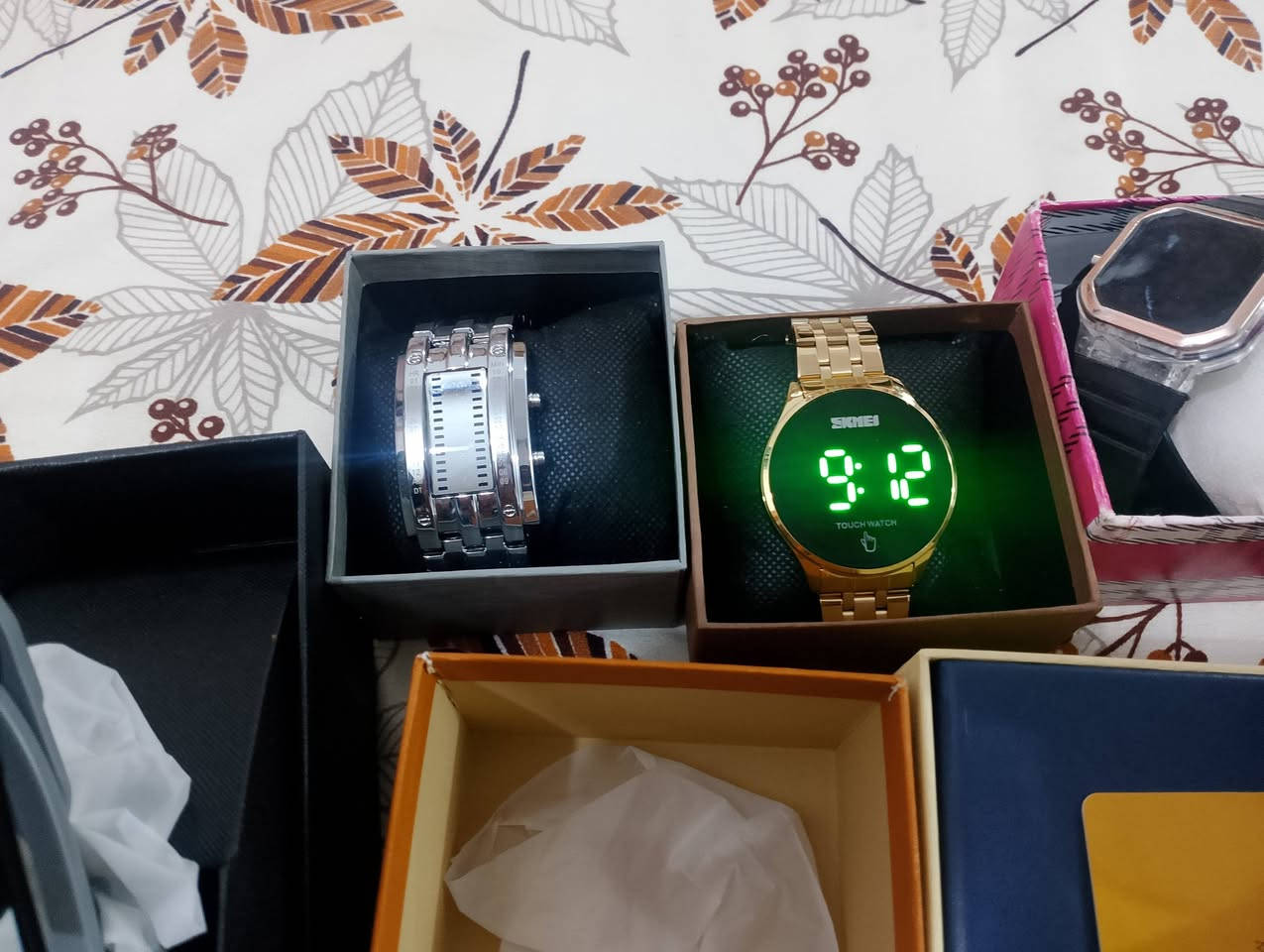 سلام عليكم 
ساعات جديده ماركات 
نضارت ماركه جديده 
للبيع 
سعر 20الوحده


**إذا كنت صاحب هذا الإعلان وتريد حذفه لأي سبب، رجاءا أرسل رسالة إلى الدعم الفني**