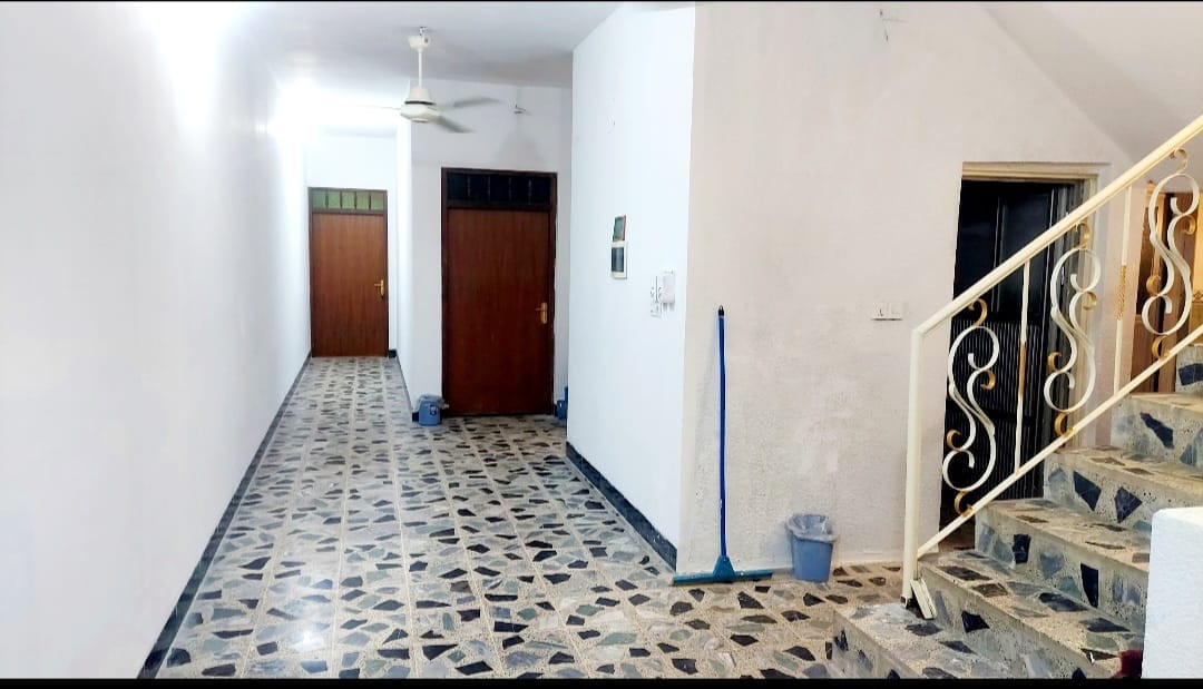 عروض ( العصر الذهبي لتجارة العقارات والمقاولات )⚜️
____________________________________________________
🏠♦️ دار للبيع في حي الاعلام طابق واحد 2غرفة نوم وهول واستقبال ومطبخ وصحيات 
___________________________________________________

📌التفاصيل

♦️مساحة دار (163متر)

♦️واجهة ( 8ونص.متر   )

___________________________________________________
للاستفسار / مراجعة مكتب العصر الذهبي لتجارة العقارات والمقاولات أو الاتصال على الارقام التالية ⬇️

📱***********

📱***********

📱***********
____________________________________________________
🛑علما أن مكتبنا يحتوي على (👷مهندس استشاري للبناء والمقاولات/⚖️محامي مختص في ترويج وتعقيب المعاملات) لاتمام اعمالكم علي يد المختصين بها . 
____________________________________________________
⚜️موقع المكتب حي النور قرب اسواق عبد الحكيم
