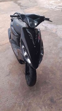 دراجه ماكس مضلع الحديث شغاله كامله مكينه مامفوتحه ولا مجفته بس نقصه با...