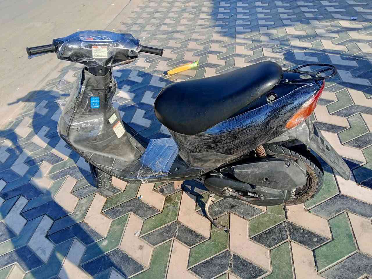 دراجة ساسوكي رياضي للبيع
دراجة جديدة طالعة من الوكيل قبل شهرين 
كلش نضيف .السعر 550وبيهة مجال للشراي 
***********
