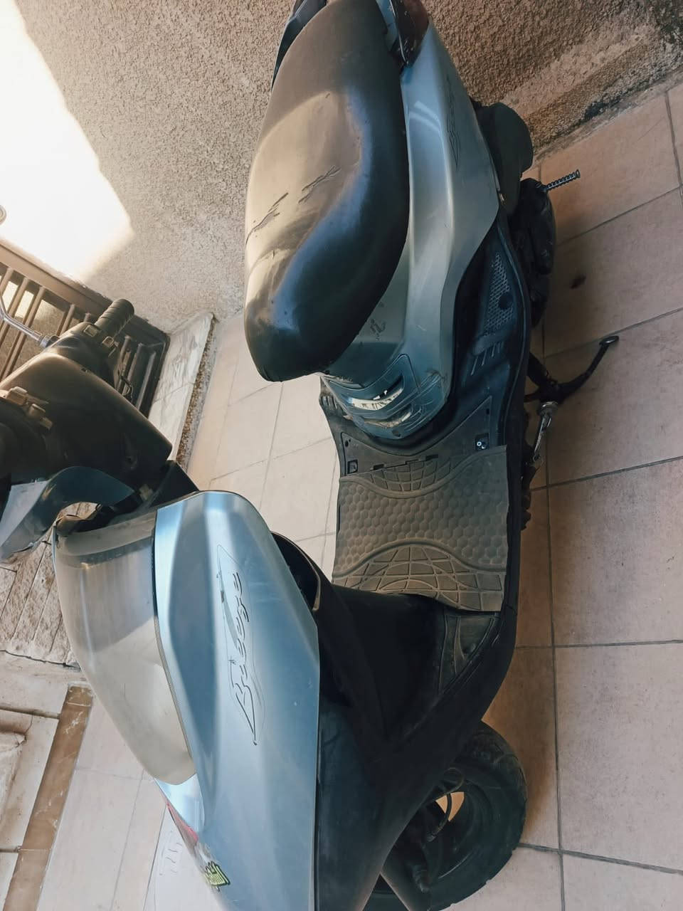 السلام عليكم
للبيع دراجه نضيفه 
محرك مكفول 
كفرات ختم واحد
 المكان بغداد الجديدة
السعر 550 و بيها مجال 
 

رقم الهاتف ***********
