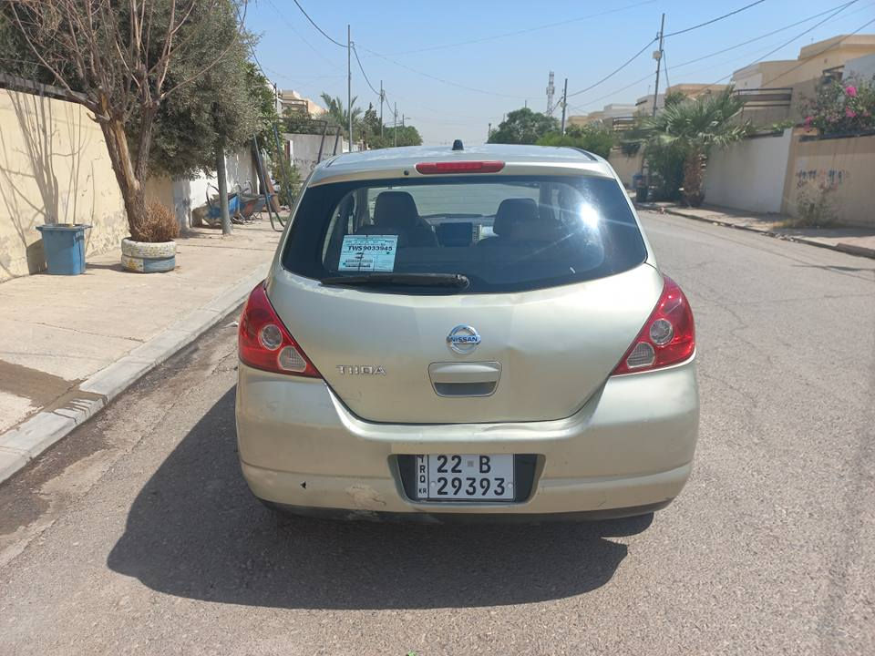 گێڕ و مەکینە بەشەرت. ئۆتۆماتیک. ساردی و گەرمی. قفل مەرکەزی. جام کارەبایی. 
دوو پارچەونیوی هەیە. سەقفی کەمێک کاڵ بویتەوە. 
*********** أربيل, العراق
