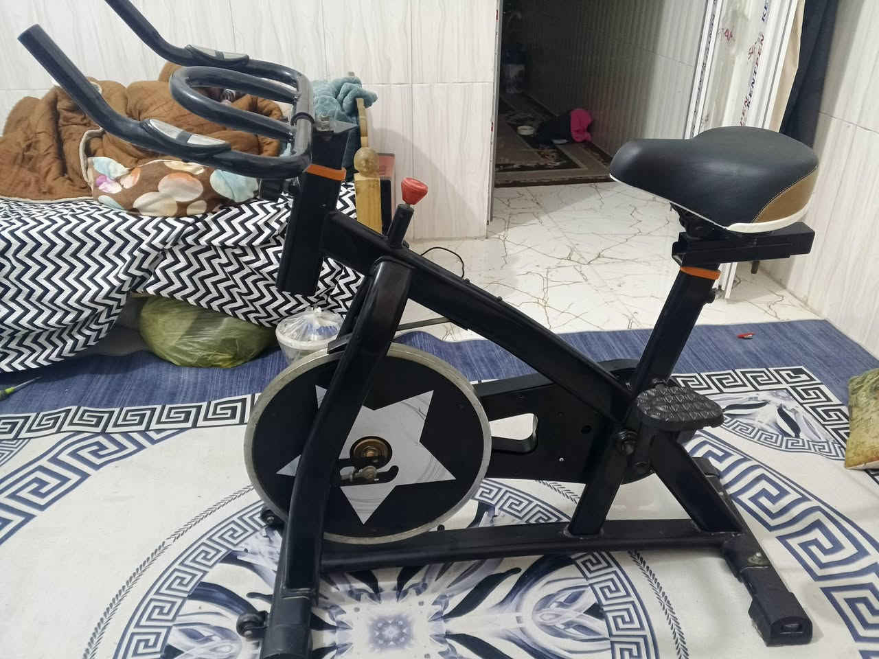 للبيع دراجه رياضيه منزليه (Spin Bike) ماركه WISAM
دراجه تمارين بحاله جيده مناسبة للبيت والرياضة اليومية تساعد على حرق الدهون وتقويه اللياقه البدنيه ثابته ومريحه بالاستخدام السعر 150 قابل للتفاوض للجادين فقط الاتصال *********** 
العنوان كربلاء حي الكرار
