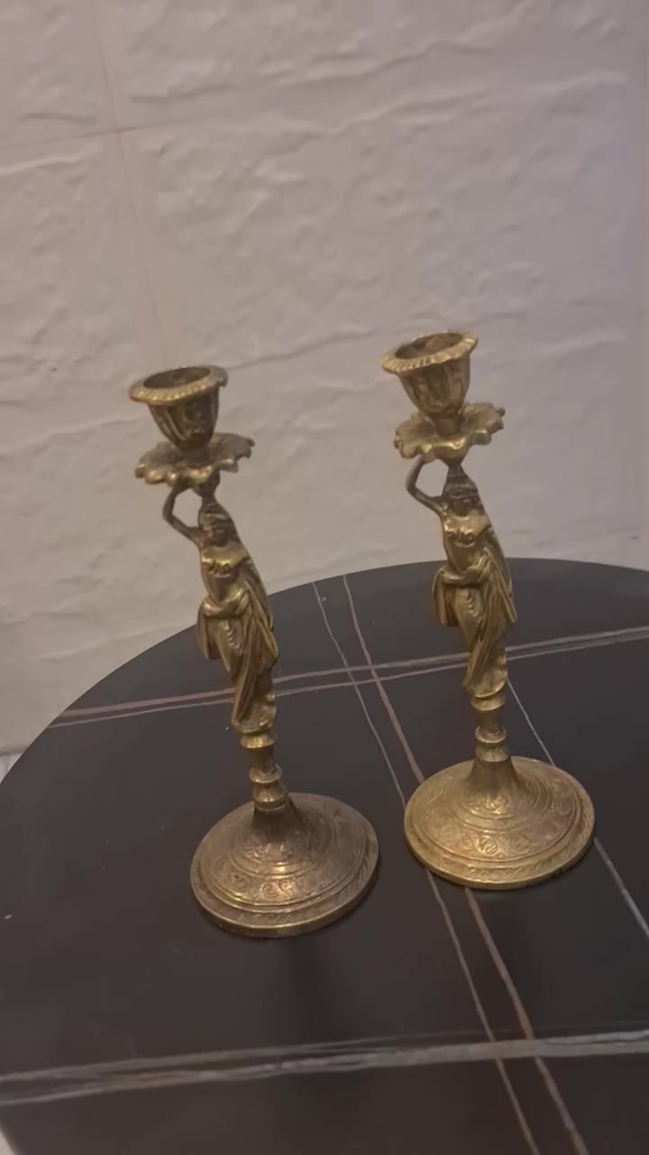 شمع عدان 3 أزواج. سيت غزالات 3قطع. دلات قطعتين كلهن 200 الف كل التفاصيل مذكورة بالفديو والصور الي حاب خاص او على الرقم *********** توصيل مجاني
