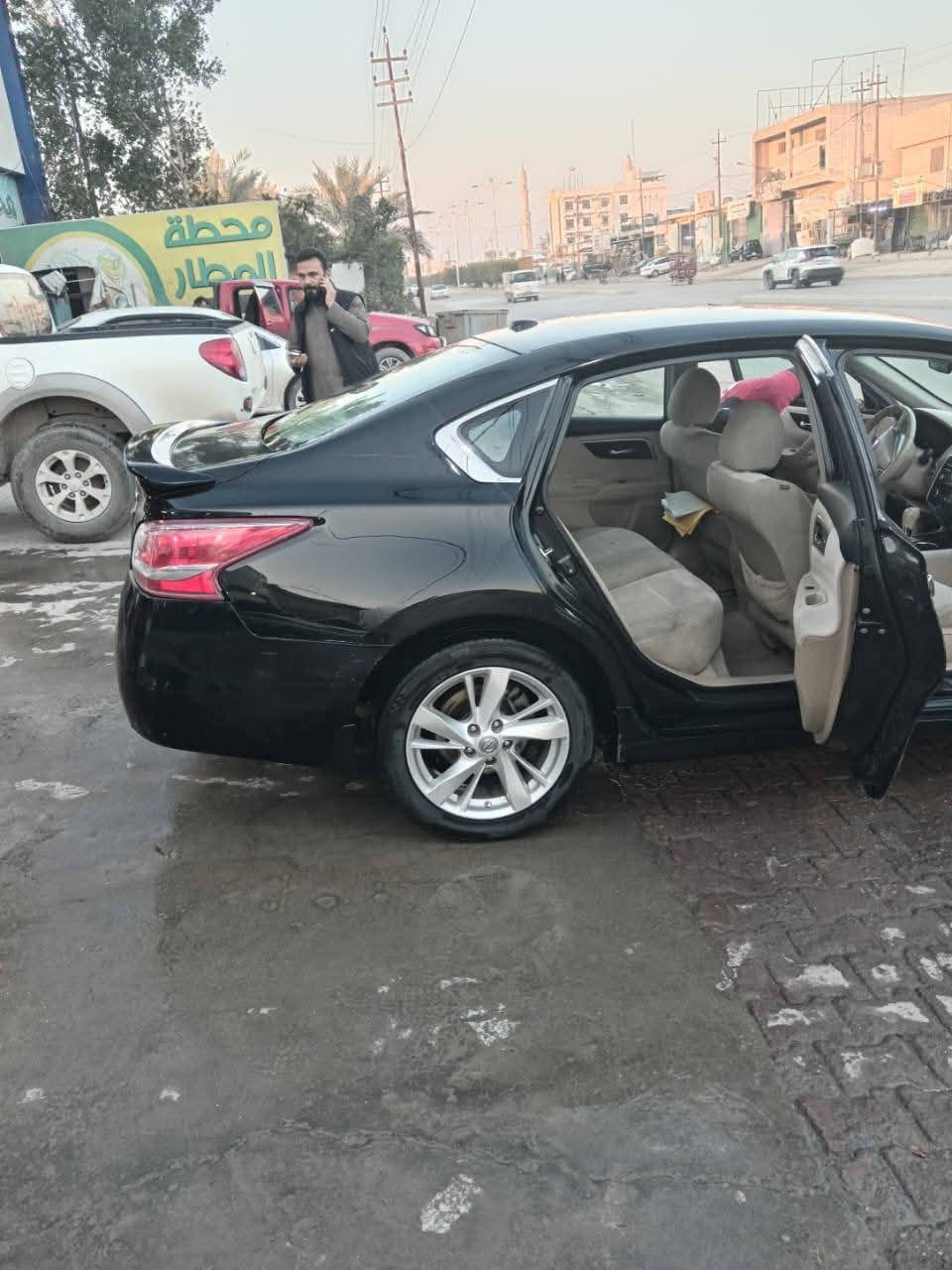 أعاده نشر بسبب الوعود الكاذبه!! سلام عليكم التيما 2013 فئه sv أمريكي محرك 2500 تشغيل عن بعد تحكمات كير مكينه بشرط صدر أمامي خلفي كله جديد تايرات جديد رقم بغداد مشروع وطني  السعر 95 وبيها مجال *********** مكانها الانبار فلوجه
