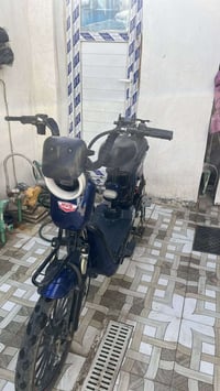 باسكل شحن نضيف وغراضه موجوده وبطاريته نص ونص الرقم07867804570