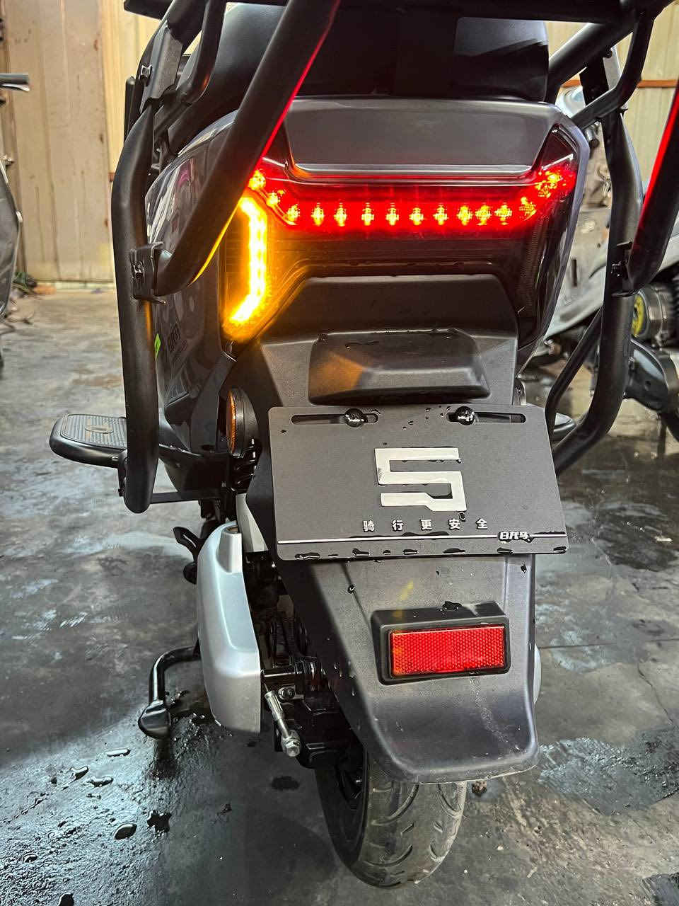 السلام عليكم 
البيع دراجه شحن مديل ٢٠٢٤
ملف ١٥٠٠
بطاريه ٧ جاف 
بصمه عدد ٢
تشغيل عن بعد 
جهاز إنذار السرقه 
السعر ٥٠٠ وبيعا مجال قليل 
مكان بغداد مدينه الصدر 
رقم الهاتف ***********
