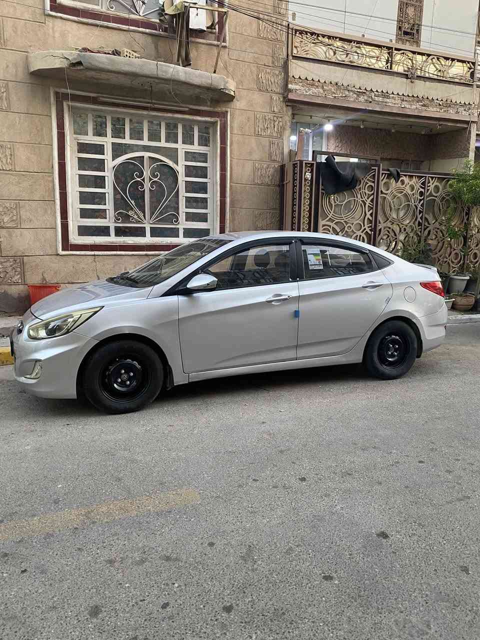 السلام عليكم اكسنت موديل 2017 بيها بابين وجاملغ ومرات تاخر بلكير
ماشيه ٨٠ 
بأسمي تحويل ثاني يوم 
السعر ٧٥ وبيها مجال 
***********
