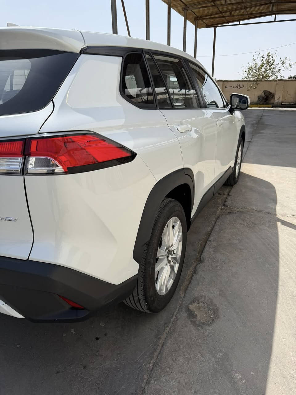 كورلا كروز 2025 ماشيه 4. الاف بعدها زيرو السياره كلش جديده رقم بغداد مال اقصاد السياره 
فتحه وكشناتها مغلفهن جلد وباقي المواصفات معروفه 
وراعيها انسان ذهب  
السعر 147 ورقه مكان السياره بصره 
***********
