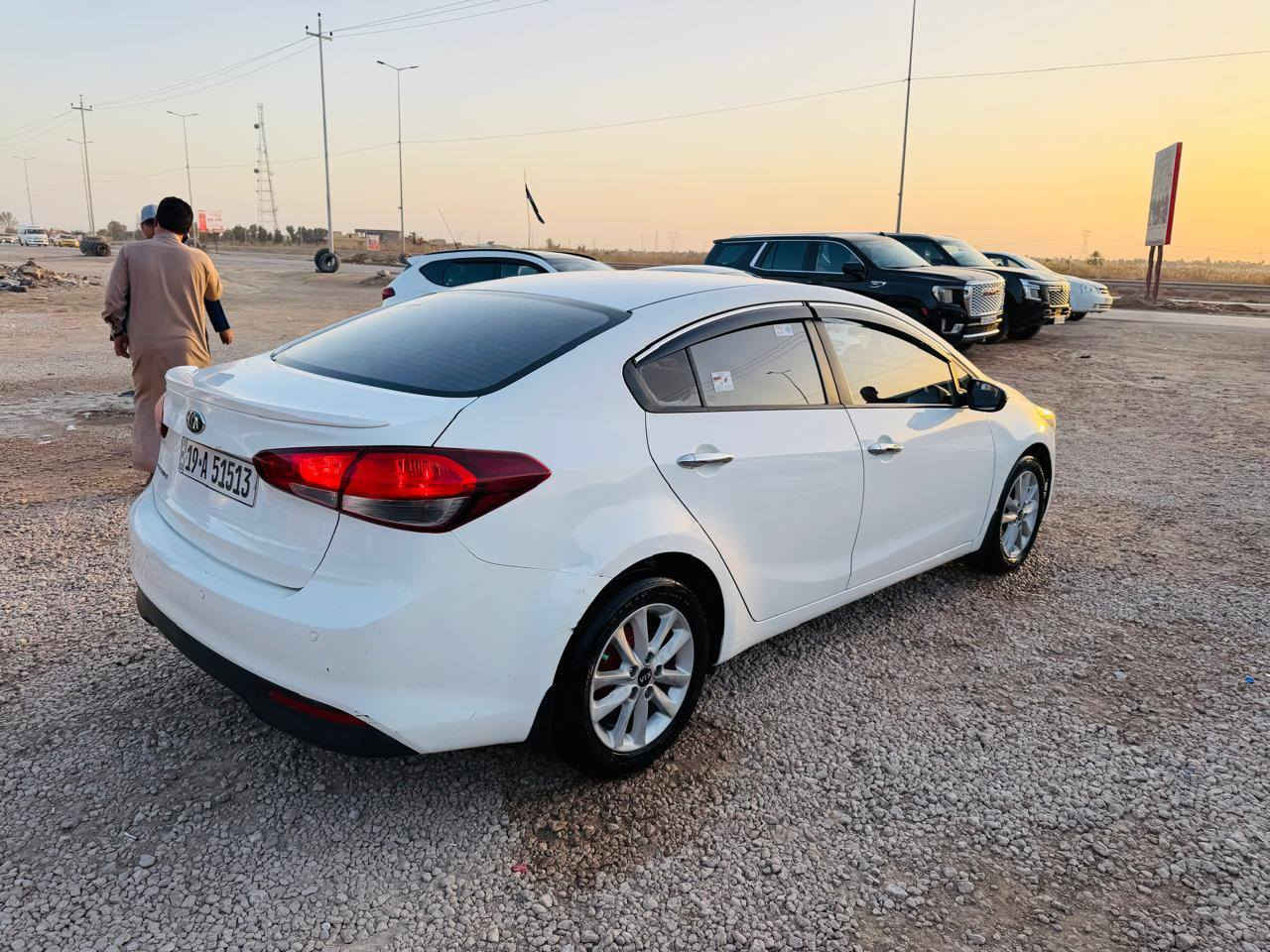 يا الله سلام عليكم رمضان مبارك عليكم سيراتو مديل 17رقم كربلاء دولي تحويل مباشر جميع ال محافضات سيارة جاهزة مجهزة ربع ما تصرف عليهة كير مكينة حدادية تبريد ثلج تخم تاير كلة علة وضغ الشركة تحكم ستيرن شاشة كامرة دوار إشارة بل مري 5ويل كب كروب باقي المواصفات معروفة السيارة بيهة صبغ بل داير مال ال جاملغ الخلفي مكدار اشبر وجاملغ المامي هم اشبر  الباقي كفالة ماشية 162 هاذة الحجي الا لكيت غيرة كروتك علية واني خادم العنوان سماوة الرميثة حي العسكري ***********) السعر 136بيهة مجال
