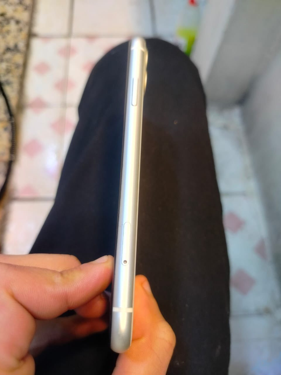 سلام عليكم آيفون ١١ الجهاز نضيف امبدل بطاريه على يدي كلشي شغال بي مساحه ١٢٨ السعر ٢٢٠بي مجال 0 773 571 4628‬
