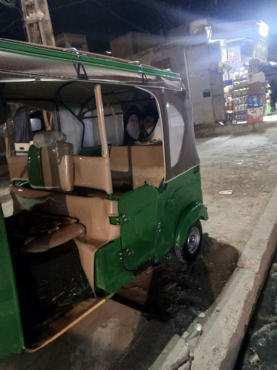 اسلام عليكم تكتك للبيع موديل 2022 رقم كربلاء كفاله بس ماعده الدواسات معمره مكاني بابل الحمزه الغربي رقمي ***********
