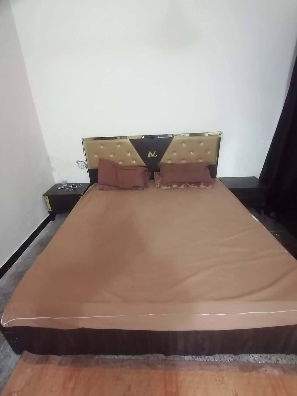 غرفه نوم 5 قطع مع دوشك 150كاونتر 3 قطع سنك مرمر 100 
سخان 100 لتر ،60 كله شغال وعالفحص 
طباخ 60 كله شغال وعالفحص مكان بغداد البياع شراي يرسلني خاص


**إذا كنت صاحب هذا الإعلان وتريد حذفه لأي سبب، رجاءا أرسل رسالة إلى الدعم الفني**