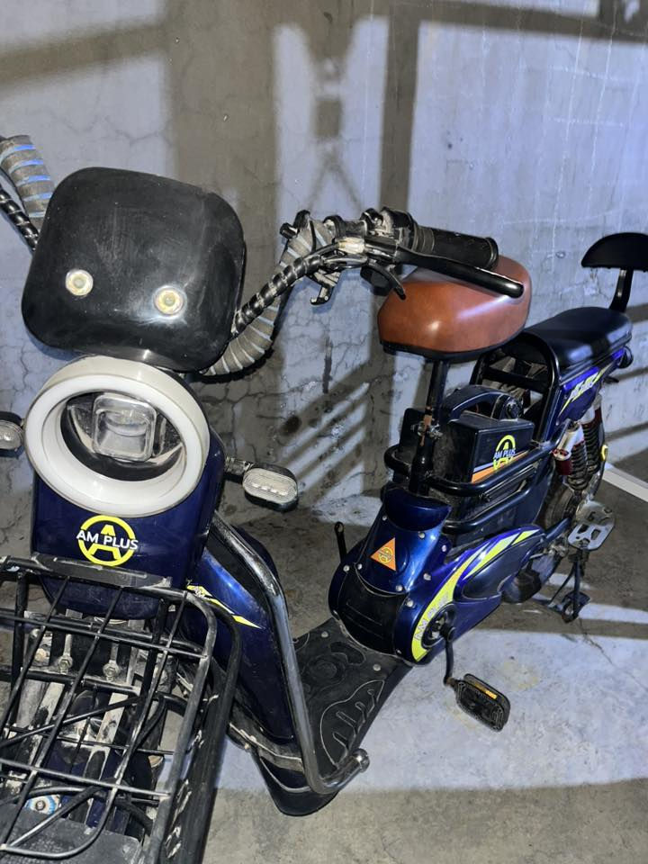 ماطور شحن للبيع مابي اي عيب بس بطاريه جيبله وشغال كلشي بي + العنوان كركوك هاذا رقم الموبايل***********
