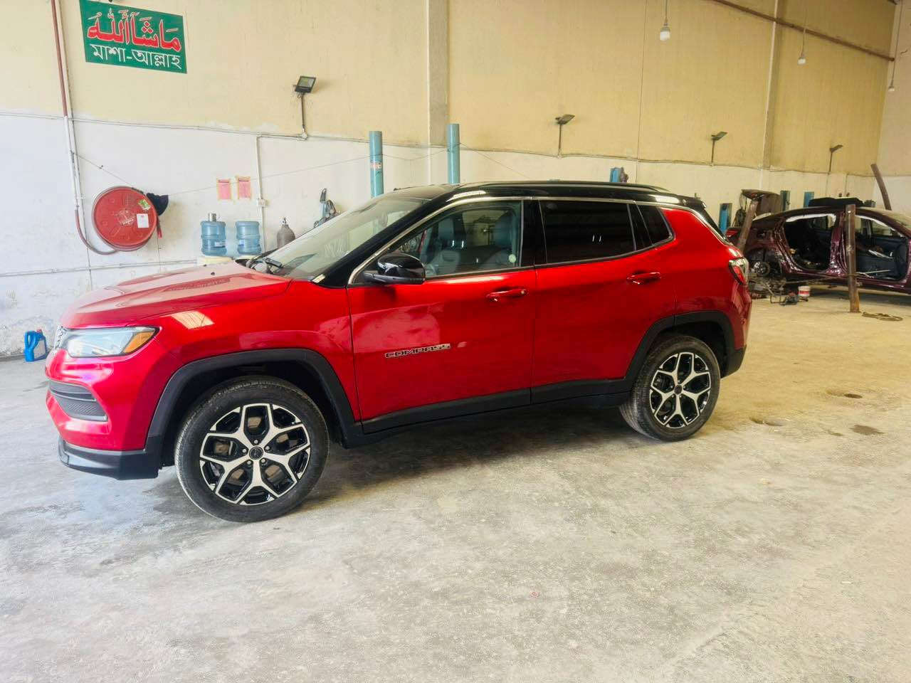 جيب كومباس موديل 2024 
مواصفات فول الفول بس بدون فتحه 
لمتت سقف اسود بلادي 
فورويل 
بصمه 
تشغيل عن بعد 
مسار الطريق 
تحديد سرعه 
مانع تزلق 
سكان تحكم 
رادارامامي 
رادار خلفي 
مرايا رادار 
ويلكب 
الصبخ ابيع حيزام 
اربيل اربيل تترقم اربيل دهوك سليمانيه 
عنوان اربيل 
سعر 118 ورقه هاتف واتصا ***********
اخوان رقم الشاصي موجود بلمنشور أربيل, العراق
