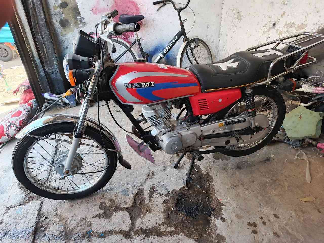 سلام عليكم اربعه كير ارشه اوراق أصولي وكامله شاصي 2015 وتعمير جديد كهربائيات كلهه شغاله دراجه جاهزة وكلها شغاله مابيهه اي نقص نضافتهه نفس البصوره مكانها الديوانيه مامتواجد ع خاص تصل وبيك خير وتدلل ***********
