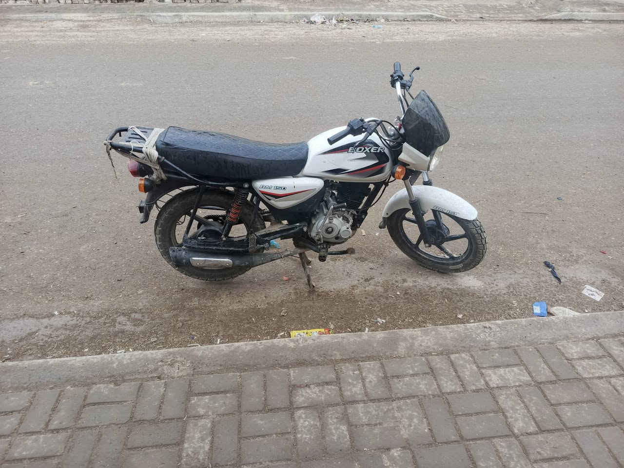 سلام عليكم ورحمه الله وبركاته 
بوكسر 2022 اورقه موجوده
مجفته مره وحده ما بيها نقص 
مكان بغداد سعر 900 بي مجال بصيط رقم ***********
ا
