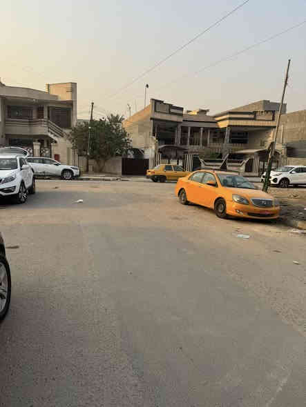 ➖ ارض للبيع في شارع فلسطين  :-
▪️المساحة : 45 م  الواجهه : 5 م   النزال :9 م   
▪️محله :  510 / موقع جدا ممتاز شارع نافذ 
                           للاستفسار : 
                           0770440981
                           *********** 
عنوان المكتب //  تقاطع النخله قرب مطعم قدوري مكتب الرحمن ّ
