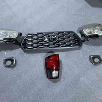 أدوات تاكوما مستعمل نضيف جدا يصير من مديل ٢٠١٦ لحد ٢٠٢٣  -زوج لايت الا...