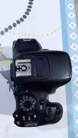 السلام عليكم كاميرا كانون D700 للبيع
تفيد للتصوير الرياضي 

نضافه 90% شتر 10k
ملحقاتهه عدسة اصلية 55_18

+رام 16 كيكا 

+حزام كتف

+شاحنة اصلية

+بطارية عدد2

+كراب دبل بطارية الاصلي

+ناقلة صور 4k

بسعر مناسب شراي تعال وبخدمتك 
للتواصل خاص او واتساب
***********
